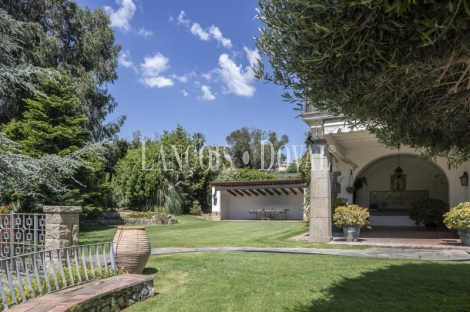 Sant Andreu Llavaneres. Exclusiva masía en venta. Casco Urbano. Ideal hostelería.
