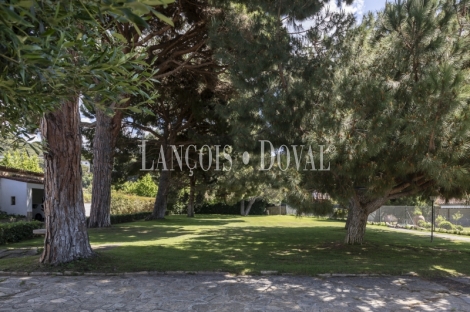 Sant Andreu Llavaneres. Exclusiva masía en venta. Casco Urbano. Ideal hostelería.
