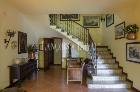 Sant Andreu Llavaneres. Exclusiva masía en venta. Casco Urbano. Ideal hostelería.