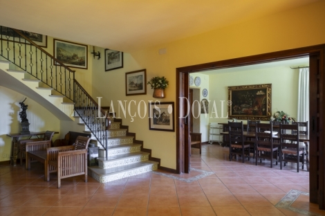Sant Andreu Llavaneres. Exclusiva masía en venta. Casco Urbano. Ideal hostelería.