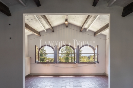 Sant Andreu Llavaneres. Exclusiva masía en venta. Casco Urbano. Ideal hostelería.