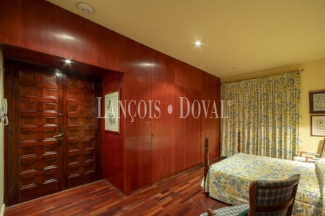 Sant Andreu Llavaneres. Exclusiva masía en venta. Casco Urbano. Ideal hostelería.