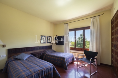 Sant Andreu Llavaneres. Exclusiva masía en venta. Casco Urbano. Ideal hostelería.