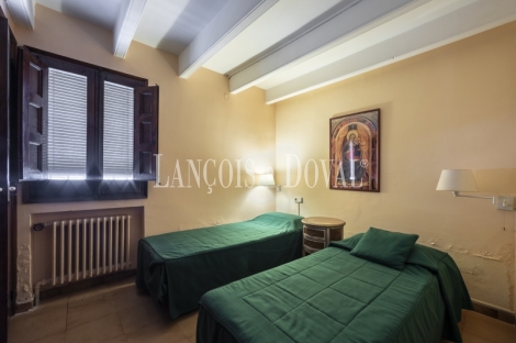Sant Andreu Llavaneres. Exclusiva masía en venta. Casco Urbano. Ideal hostelería.