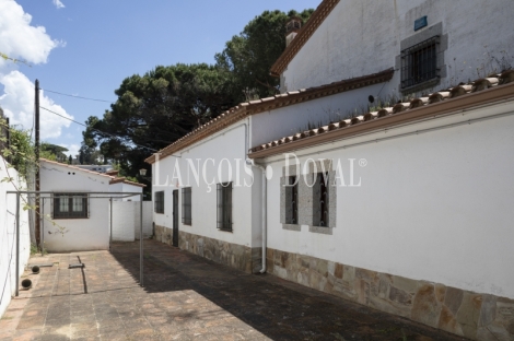 Sant Andreu Llavaneres. Exclusiva masía en venta. Casco Urbano. Ideal hostelería.