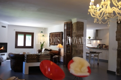 Casa rural en venta en el Prepirineo de Lleida: negocio activo en plena naturaleza