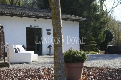 Casa rural en venta en el Prepirineo de Lleida: negocio activo en plena naturaleza