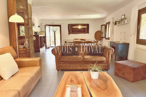 Casa rural en venta en el Prepirineo de Lleida: negocio activo en plena naturaleza