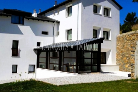 Luarca. Singular Hotel rural con encanto en venta en la playa de Portizuelo 