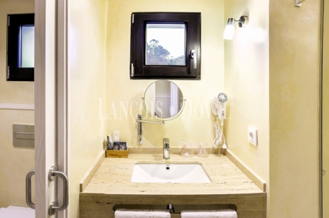 Luarca. Singular Hotel rural con encanto en venta en la playa de Portizuelo 