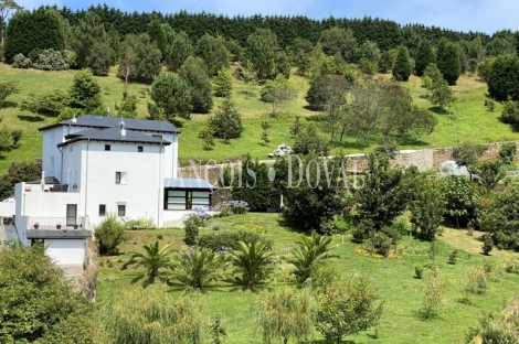 Luarca. Singular Hotel rural con encanto en venta en la playa de Portizuelo 