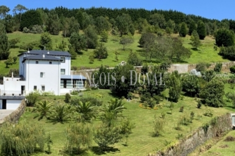 Luarca. Singular Hotel rural con encanto en venta en la playa de Portizuelo 