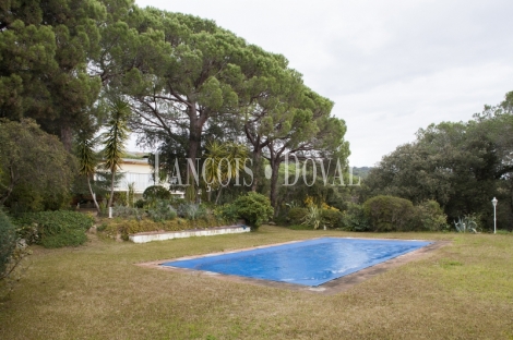 Sant Andreu de Llavaneres. Exclusiva propiedad en venta con vistas al mar y montaña 