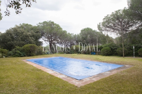 Sant Andreu de Llavaneres. Exclusiva propiedad en venta con vistas al mar y montaña 