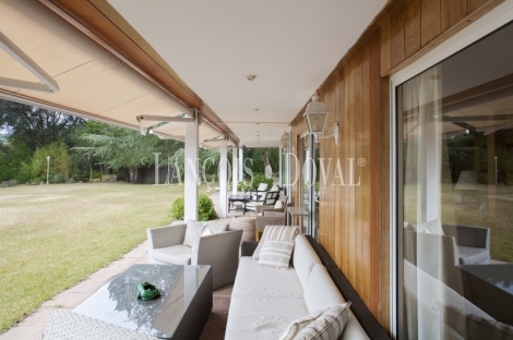 Sant Andreu de Llavaneres. Exclusiva propiedad en venta con vistas al mar y montaña 