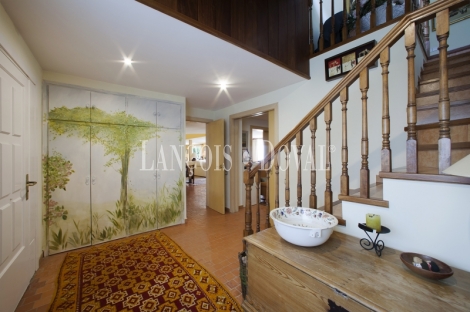Sant Andreu de Llavaneres. Exclusiva propiedad en venta con vistas al mar y montaña 