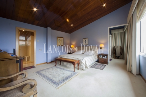 Sant Andreu de Llavaneres. Exclusiva propiedad en venta con vistas al mar y montaña 