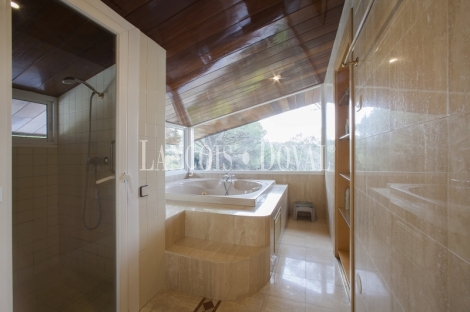 Sant Andreu de Llavaneres. Exclusiva propiedad en venta con vistas al mar y montaña 