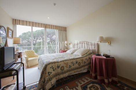 Sant Andreu de Llavaneres. Exclusiva propiedad en venta con vistas al mar y montaña 