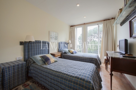 Sant Andreu de Llavaneres. Exclusiva propiedad en venta con vistas al mar y montaña 