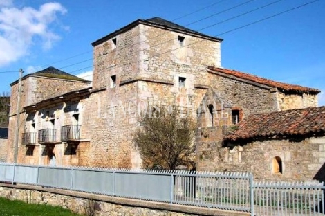León. Babia. Casa Palacio en alquiler o gestión para proyectos culturales. 