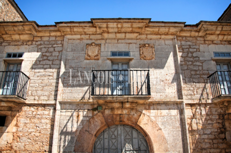León. Babia. Casa Palacio en alquiler o gestión para proyectos culturales. 