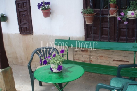 León. Una antigua Casa de campo en venta. Grajal de Campos