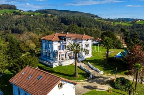 Asturias. Casa colonial en alquiler para eventos y celebraciones.