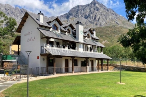 León. Apartamentos turísticos en venta. Babia. Torrebarrio Peña Ubiña