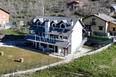 León. Apartamentos turísticos en venta. Babia. Torrebarrio Peña Ubiña