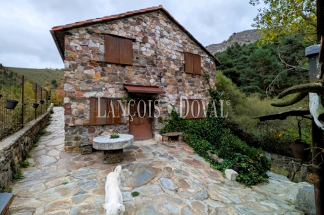 Guadalajara Sierra Norte. Casa rural en venta. Antiguo Molino harinero. 