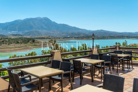 Camping y restaurante en venta. La Axarquía. Málaga