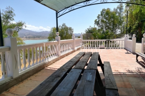 Camping y restaurante en venta. La Axarquía. Málaga