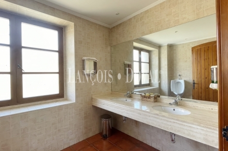 Bodega en Venta. D.O. Navarra. Zona de eventos y enoturismo. 