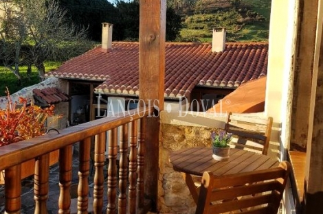 Cantabria. Miengo. Una singular casa rural en venta en el Camino del Norte