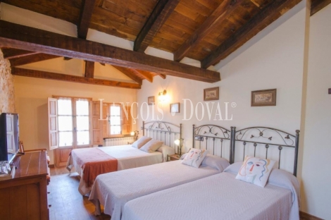 Cantabria. Miengo. Una singular casa rural en venta en el Camino del Norte