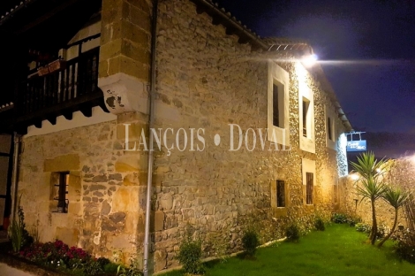 Cantabria. Miengo. Una singular casa rural en venta en el Camino del Norte