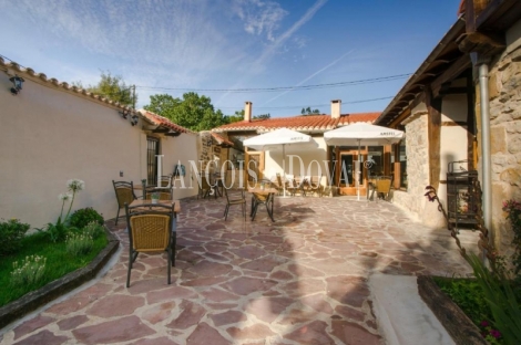 Cantabria. Miengo. Una singular casa rural en venta en el Camino del Norte