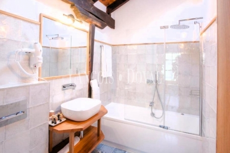 Cantabria. Miengo. Una singular casa rural en venta en el Camino del Norte