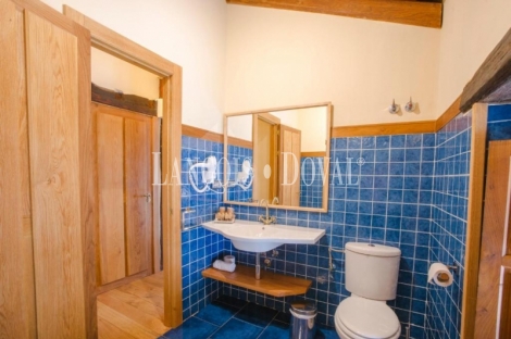 Cantabria. Miengo. Una singular casa rural en venta en el Camino del Norte