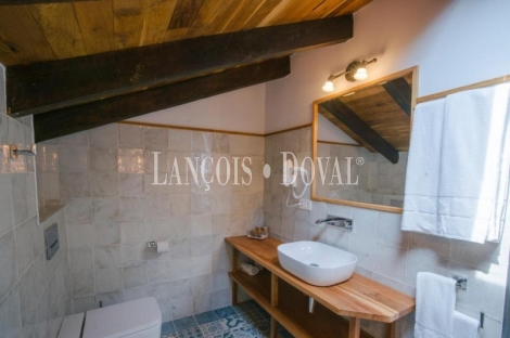 Cantabria. Miengo. Una singular casa rural en venta en el Camino del Norte