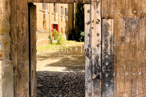 Monasterio en venta con proyecto hotelero. Huesca. 