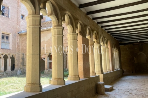 Monasterio en venta con proyecto hotelero. Huesca. 