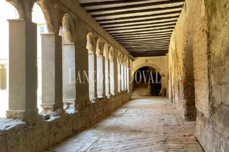 Monasterio en venta con proyecto hotelero. Huesca. 