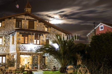 Noja. Cantabria. Casona con apartamentos turísticos en venta