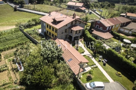 Noja. Cantabria. Casona con apartamentos turísticos en venta