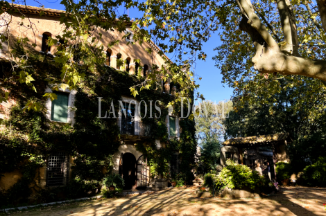 Gran finca histórica con masía modernista en venta en Llagostera Girona