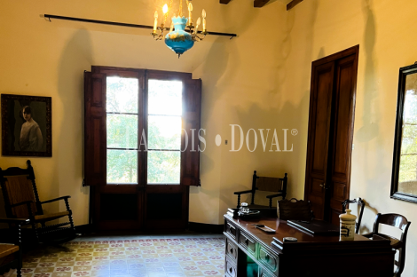 Gran finca histórica con masía modernista en venta en Llagostera Girona