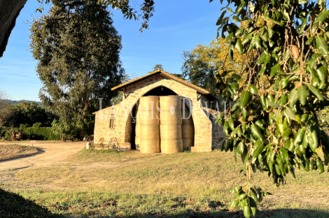 Gran finca histórica con masía modernista en venta en Llagostera Girona