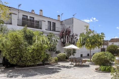 Sevilla. Hotel rural con encanto y restaurante en venta en la Sierra Norte. El Pedroso